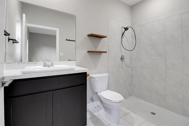 552 NE 5th Way, Florida City, FL 33034