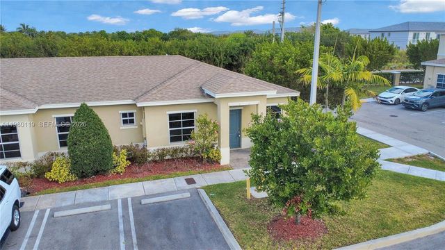 552 NE 5th Way, Florida City, FL 33034