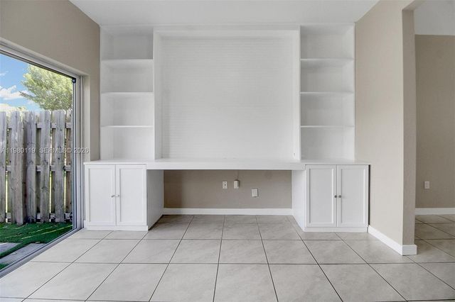 552 NE 5th Way, Florida City, FL 33034