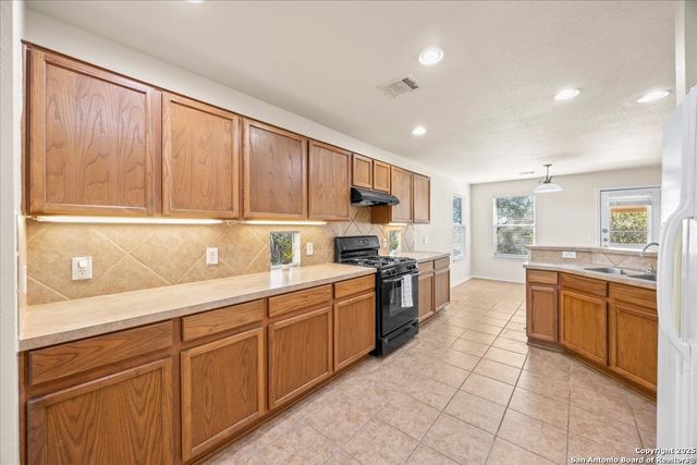 15802 Delaware, Selma, TX 78154