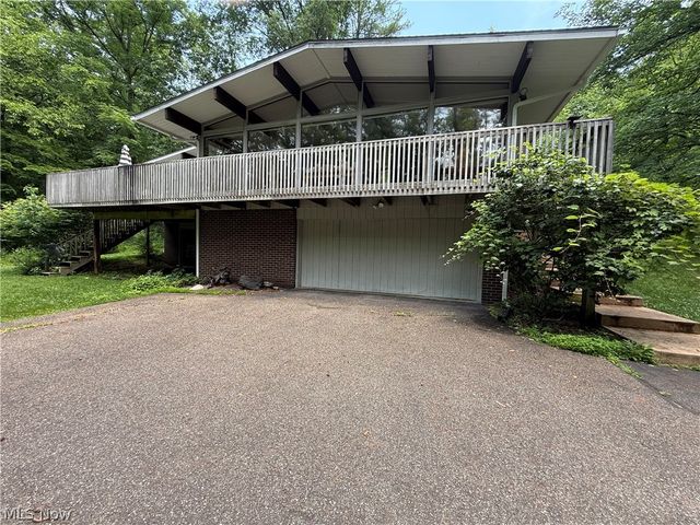 126 Stony Creek Drive, Millersburg, OH 44654