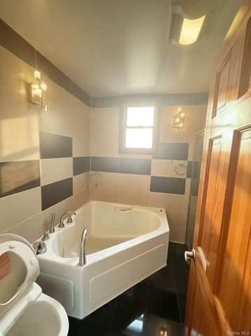 6467 229th Street, Oakland Gardens, NY 11364