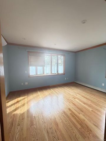 6467 229th Street, Oakland Gardens, NY 11364