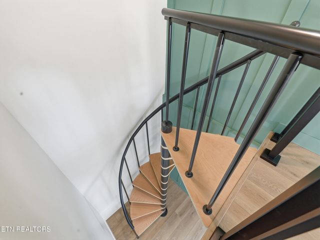 722 Virginia Ave, Harriman, TN 37748