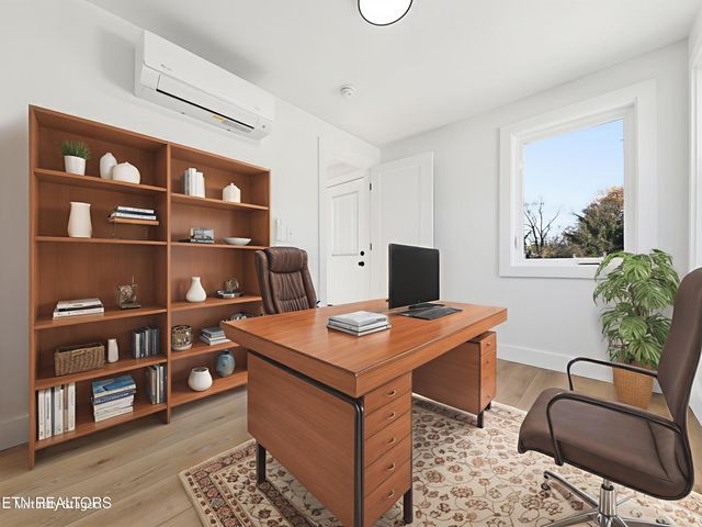 722 Virginia Ave, Harriman, TN 37748