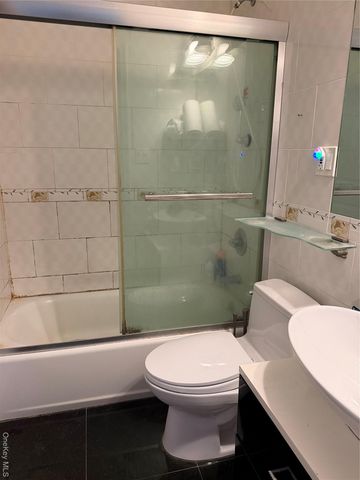 3216 137th Street 3B, Flushing, NY 11354