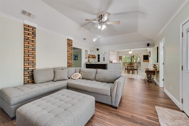 812 Cherlynne Drive, Cedar Hill, TX 75104
