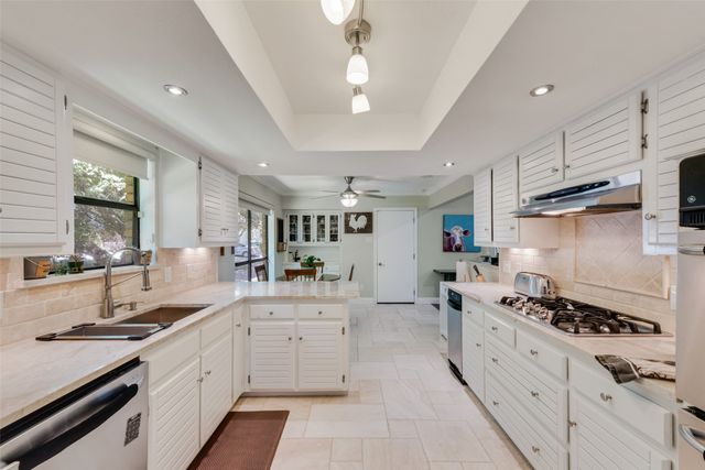 812 Cherlynne Drive, Cedar Hill, TX 75104