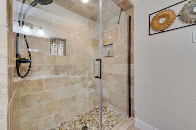 812 Cherlynne Drive, Cedar Hill, TX 75104