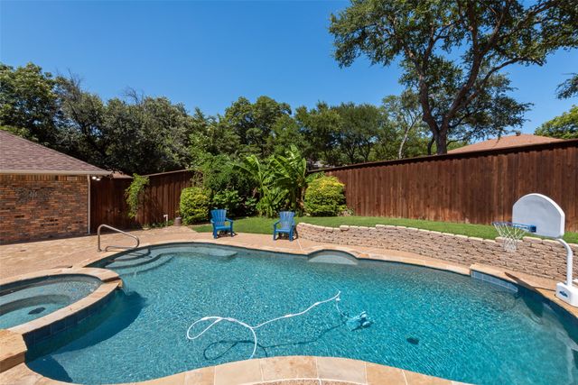 812 Cherlynne Drive, Cedar Hill, TX 75104