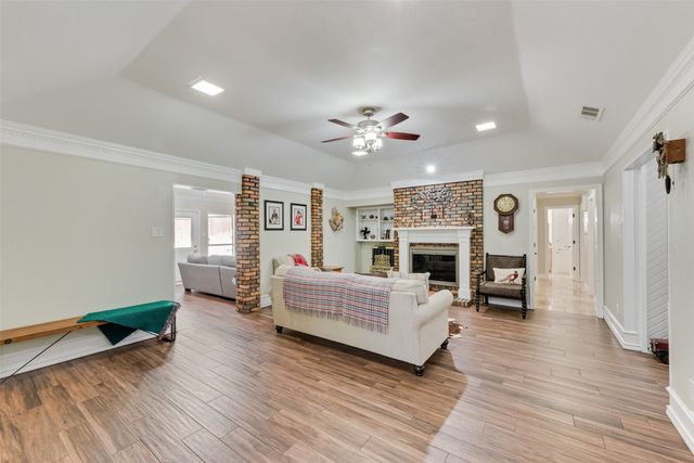 812 Cherlynne Drive, Cedar Hill, TX 75104
