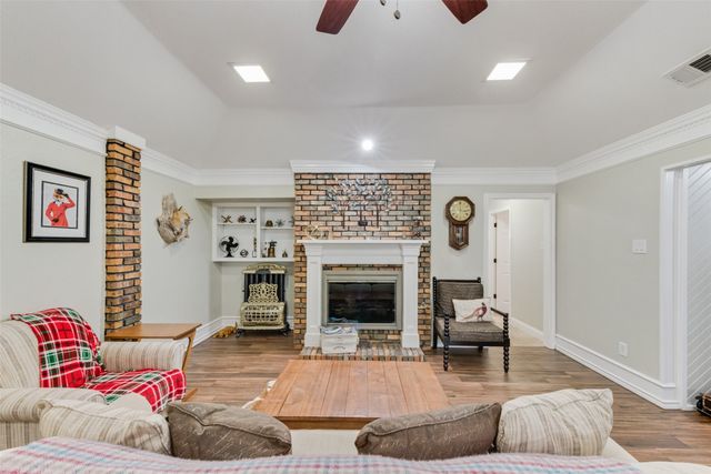 812 Cherlynne Drive, Cedar Hill, TX 75104