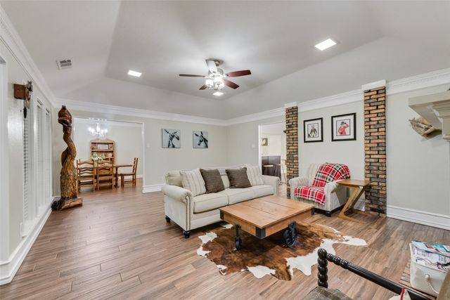 812 Cherlynne Drive, Cedar Hill, TX 75104
