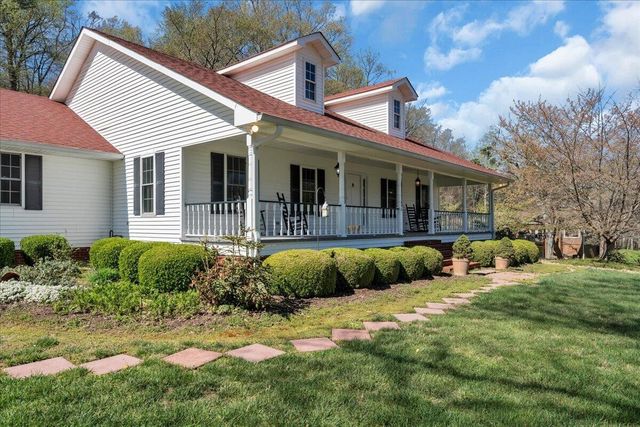 369 Sweetens Cove Road, South Pittsburg, TN 37380