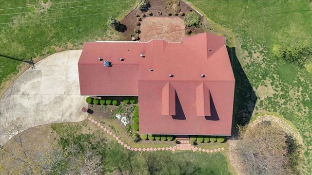 369 Sweetens Cove Road, South Pittsburg, TN 37380