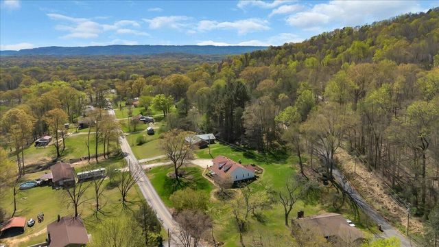 369 Sweetens Cove Road, South Pittsburg, TN 37380