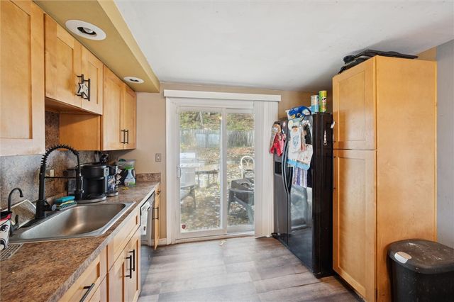 6792 Tunnelview Dr, Penn Hills, PA 15235