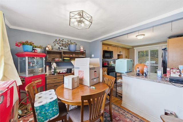 6792 Tunnelview Dr, Penn Hills, PA 15235