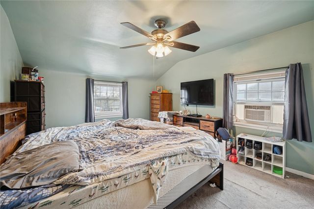 6792 Tunnelview Dr, Penn Hills, PA 15235