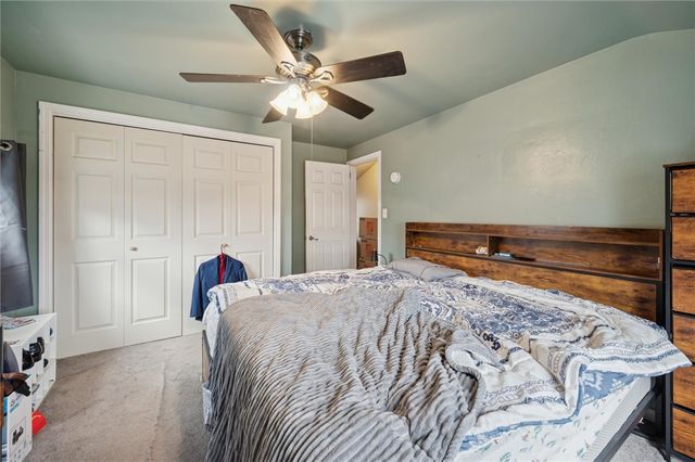 6792 Tunnelview Dr, Penn Hills, PA 15235