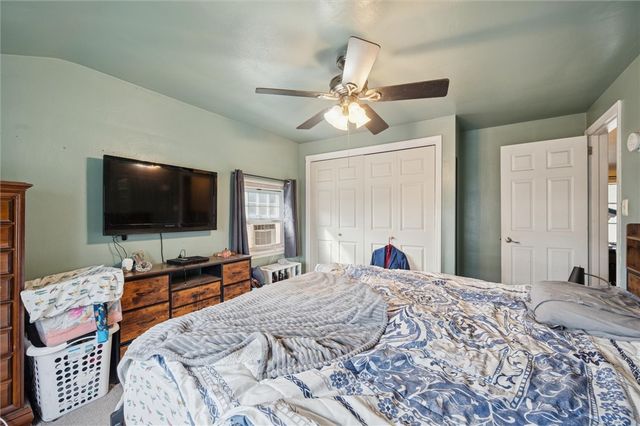 6792 Tunnelview Dr, Penn Hills, PA 15235