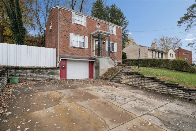 6792 Tunnelview Dr, Penn Hills, PA 15235