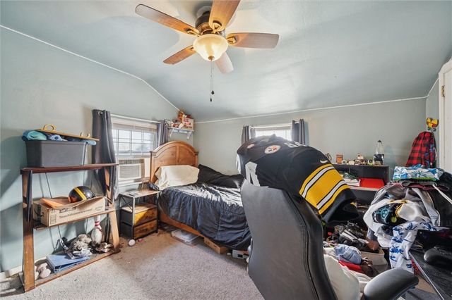 6792 Tunnelview Dr, Penn Hills, PA 15235