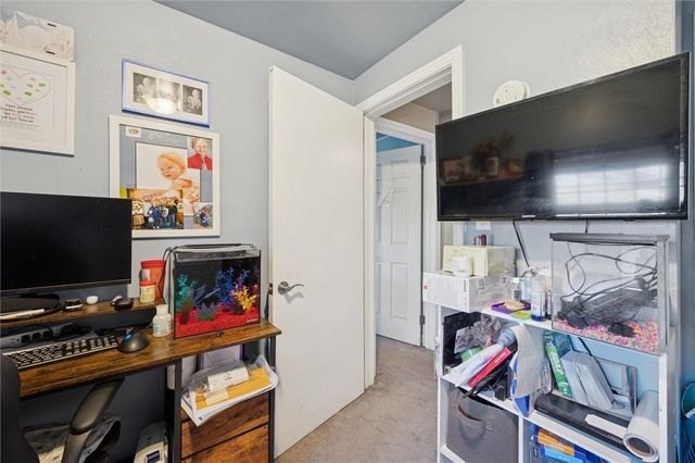 6792 Tunnelview Dr, Penn Hills, PA 15235