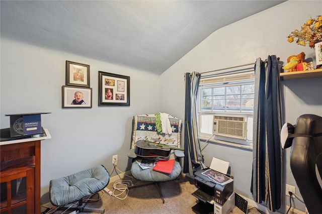 6792 Tunnelview Dr, Penn Hills, PA 15235