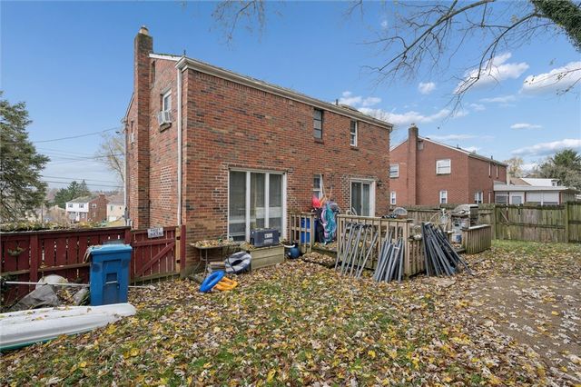 6792 Tunnelview Dr, Penn Hills, PA 15235