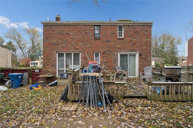 6792 Tunnelview Dr, Penn Hills, PA 15235