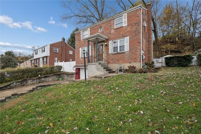 6792 Tunnelview Dr, Penn Hills, PA 15235