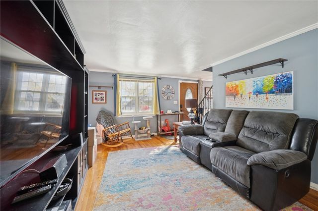 6792 Tunnelview Dr, Penn Hills, PA 15235