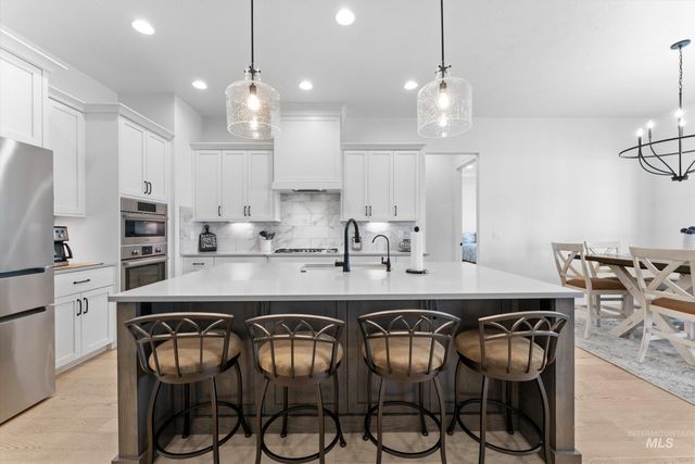 6859 N Maplestone Ave, Meridian, ID 83646