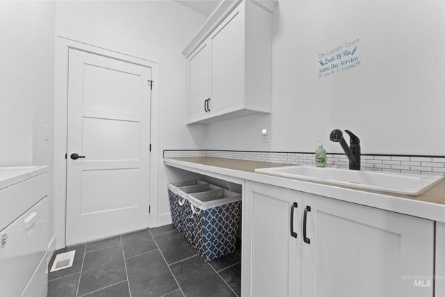 6859 N Maplestone Ave, Meridian, ID 83646