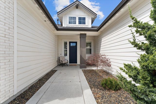 6859 N Maplestone Ave, Meridian, ID 83646