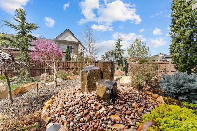 6859 N Maplestone Ave, Meridian, ID 83646