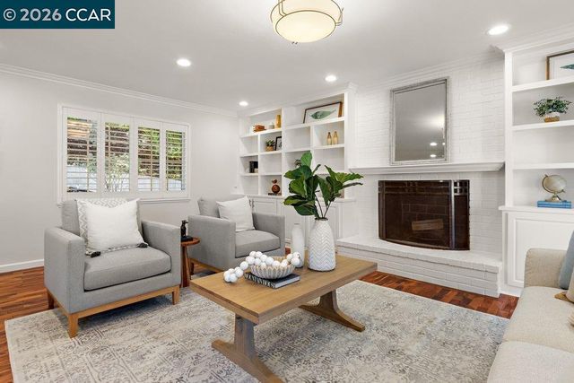 358 El Toyonal, Orinda, CA 94563
