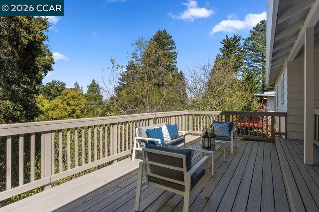 358 El Toyonal, Orinda, CA 94563