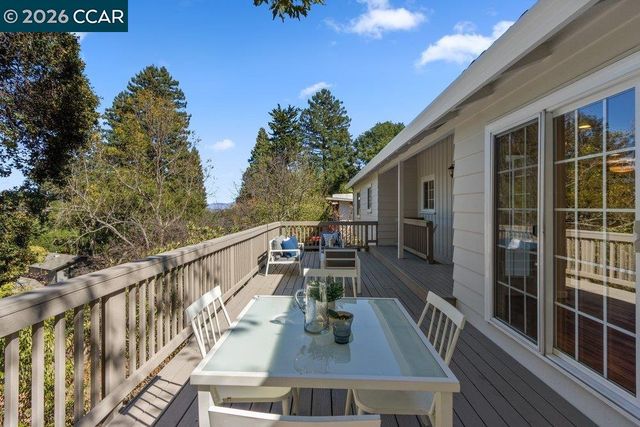 358 El Toyonal, Orinda, CA 94563