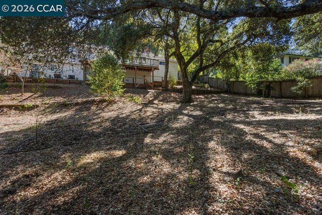 358 El Toyonal, Orinda, CA 94563