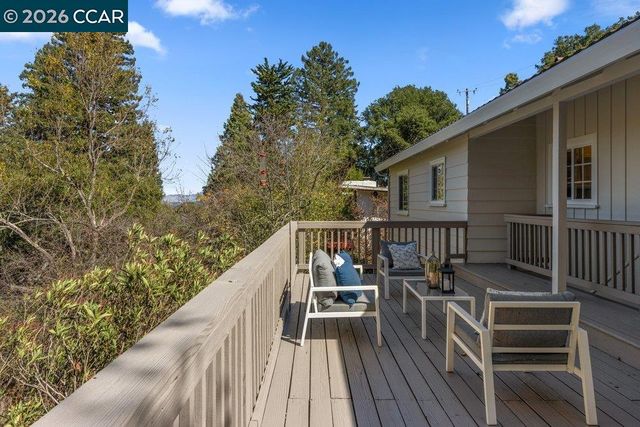 358 El Toyonal, Orinda, CA 94563