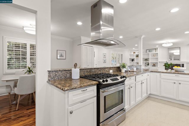 358 El Toyonal, Orinda, CA 94563