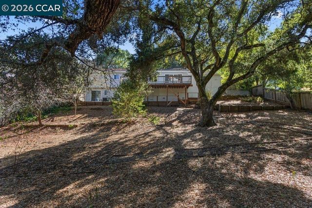 358 El Toyonal, Orinda, CA 94563