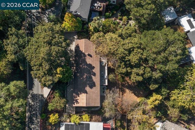 358 El Toyonal, Orinda, CA 94563