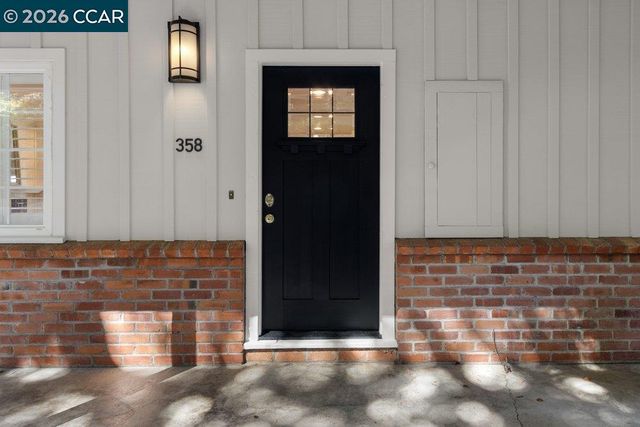 358 El Toyonal, Orinda, CA 94563
