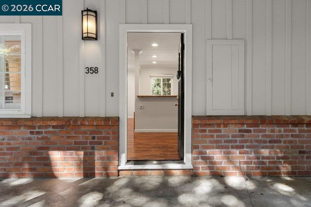 358 El Toyonal, Orinda, CA 94563