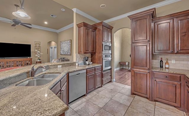201 Edinburgh, Waco, TX 76712