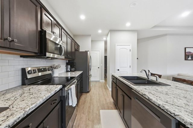 4051 Shadowood Lakes Trail, Fort Wayne, IN 46818