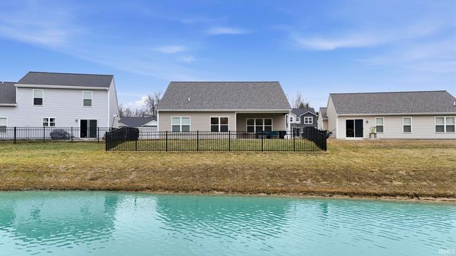 4051 Shadowood Lakes Trail, Fort Wayne, IN 46818